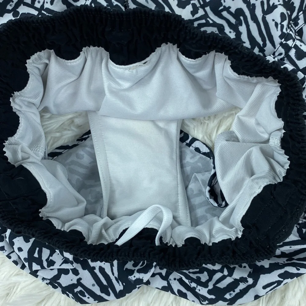 Lululemon Tracker Short III *4-way Stretch Brushed Animal White Black / Black